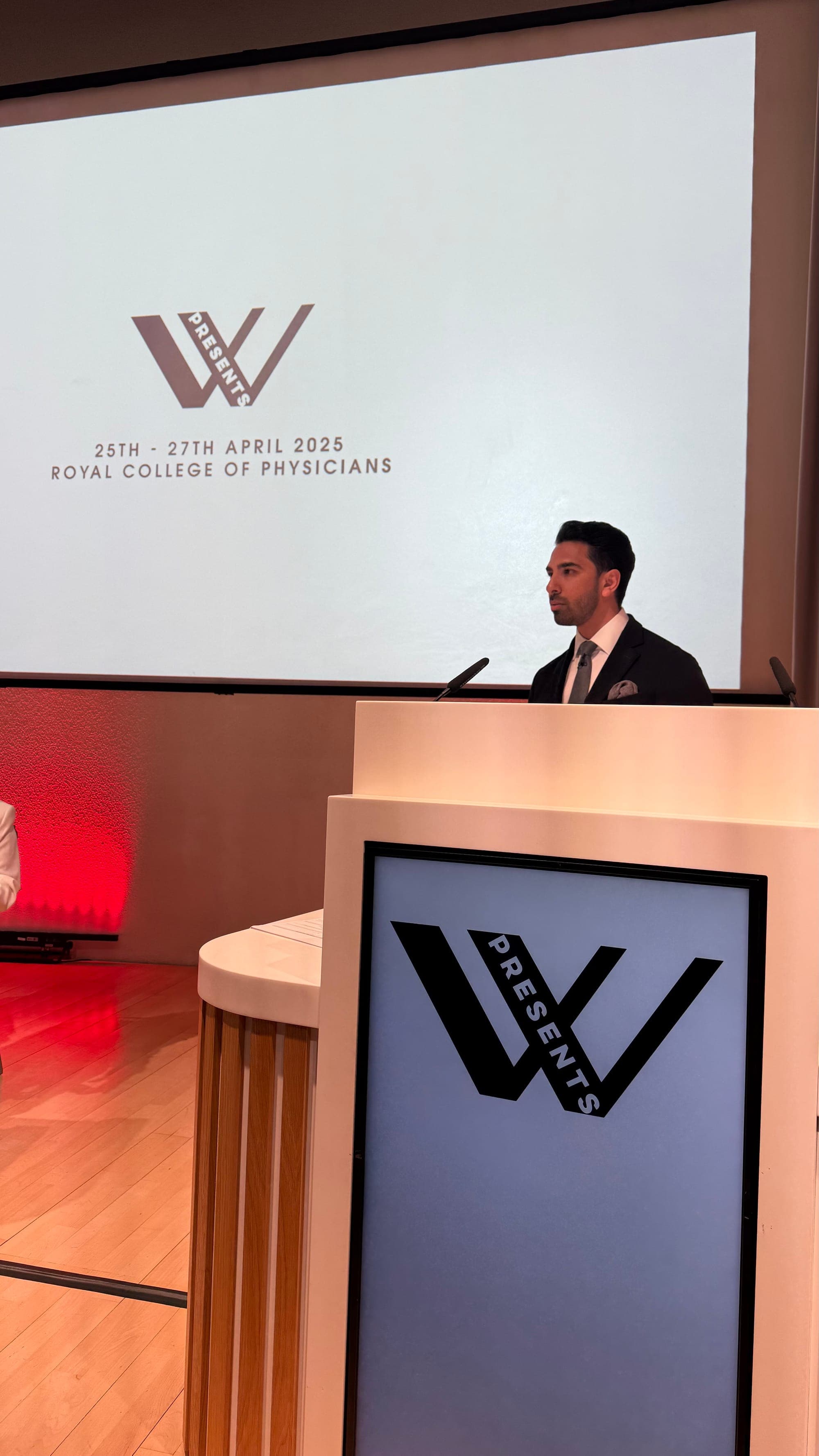 Dr Kamran Amjed speaking at the Royal College of Physicians